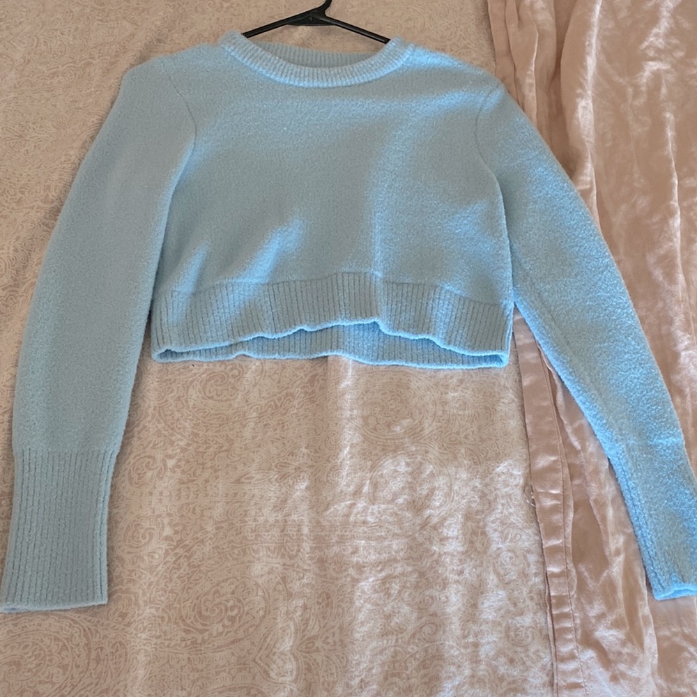 Cozy light blue crop top sweater